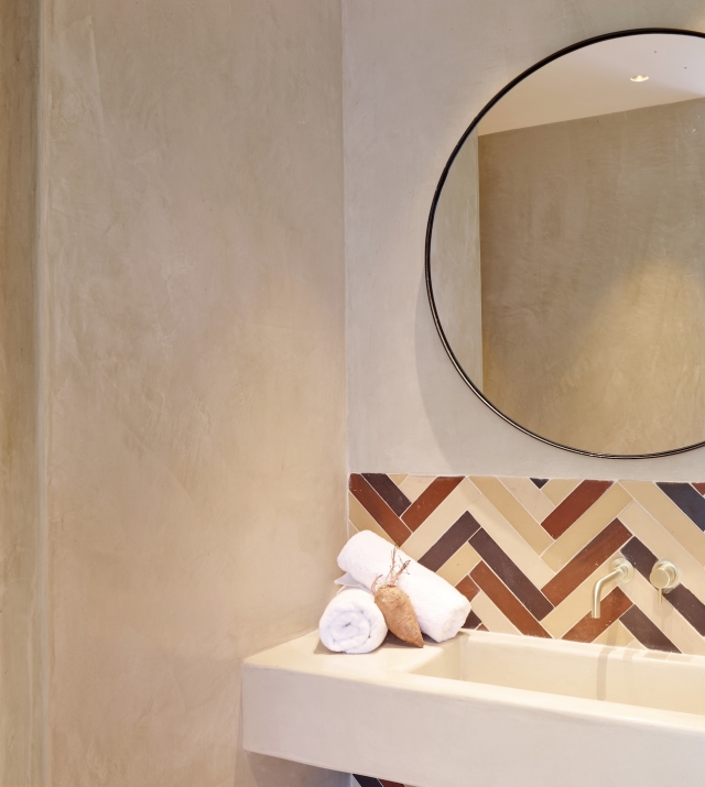 Resa Estates Ibiza koop sale Cala Moli villa seaviews modern bathroom 3.jpg